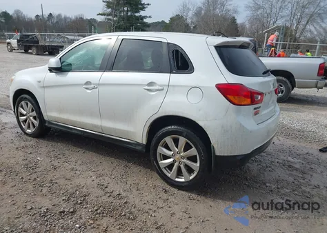 2015 Mitsubishi Outlander Sport Es z USA, uszkodzony, nr VIN 4A4AP3AU3FE046753